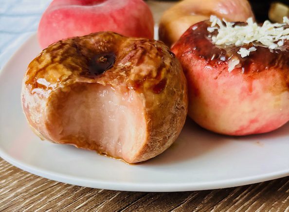 healthy fruit desserts like a peach donut make for low-fat desserts.