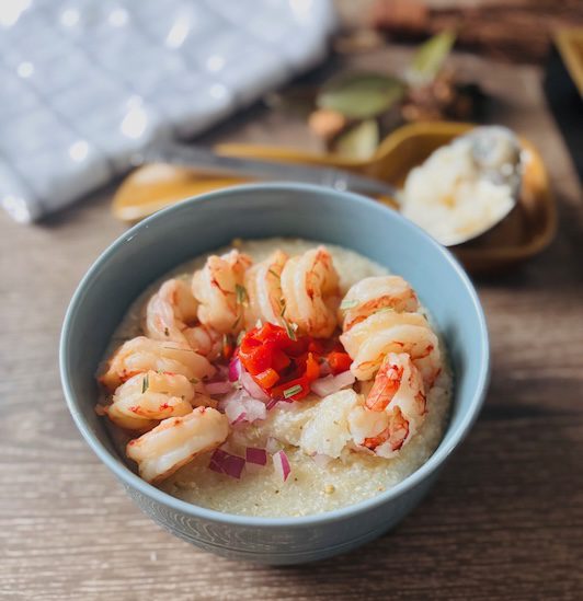 shrimp and grits table.