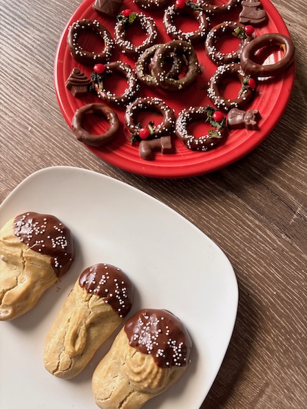 cardamom cookie as a sweet plate for the holidays.