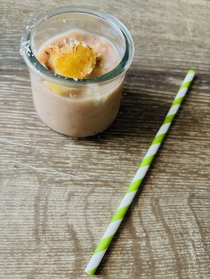 strawberry pear smoothie start.