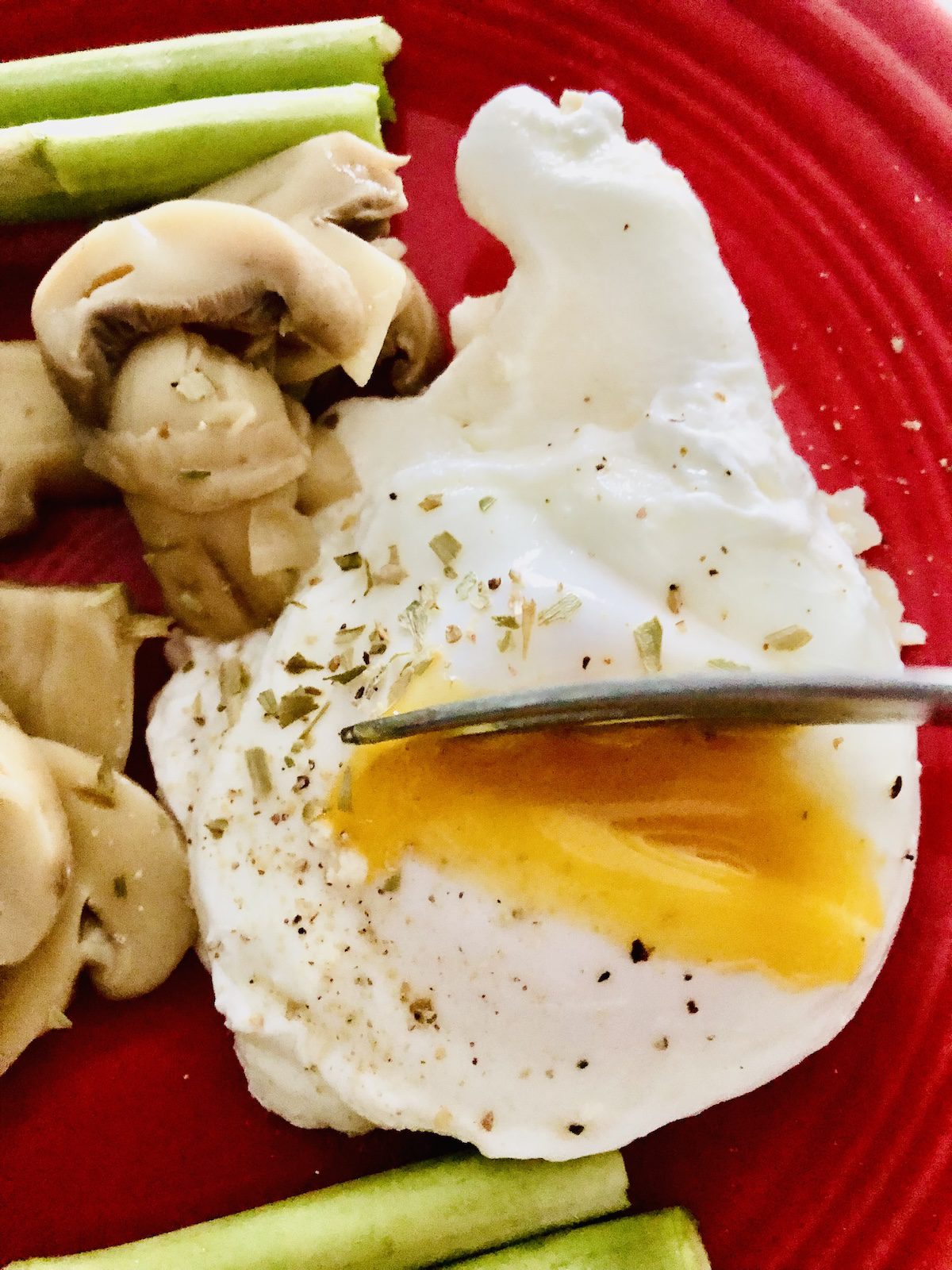 foolproof 2-minute poached egg.