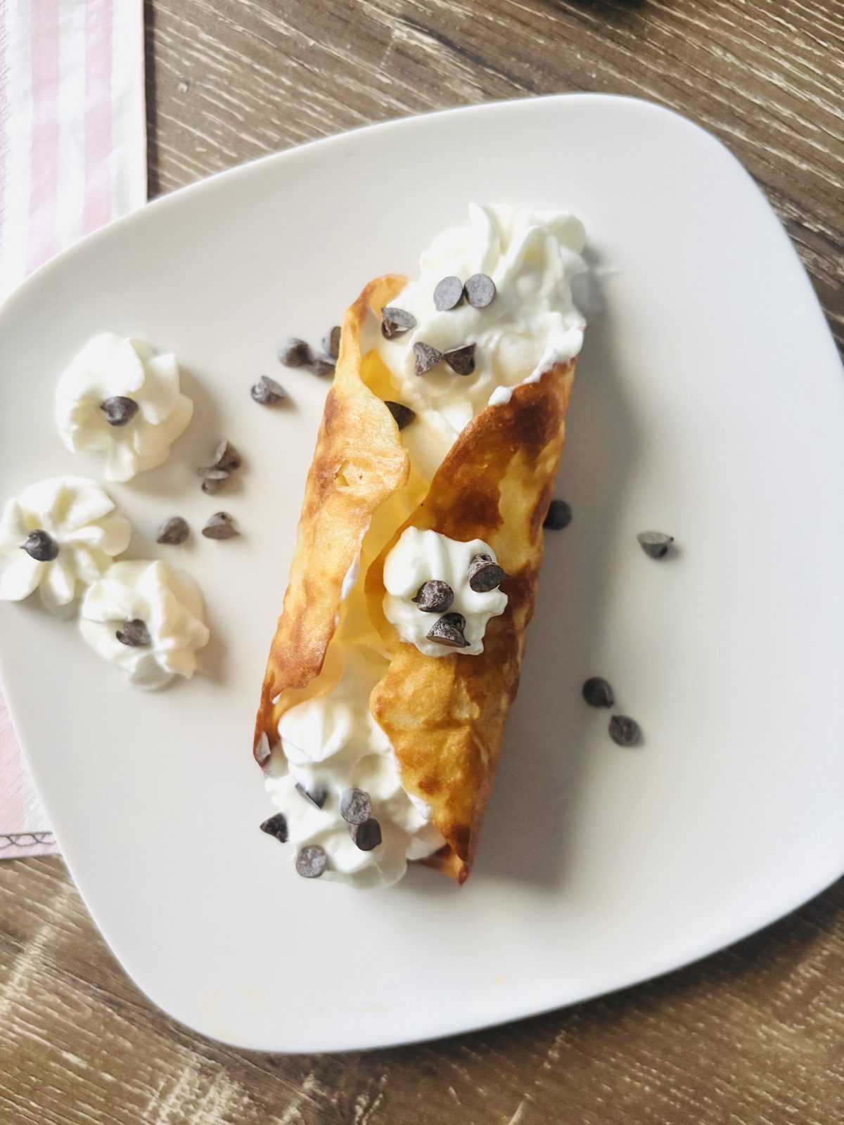 cannoli made with waffle iron machine.