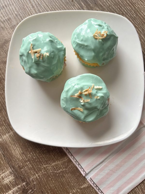 green blue frosting for cupcakes made healthy with Greek yogurt and natural made colors.