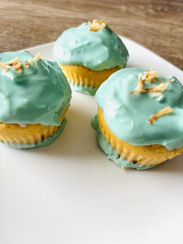 Blue frosting for cake made with spirulina, yogurt, and Pandan on this cupcake trio.
